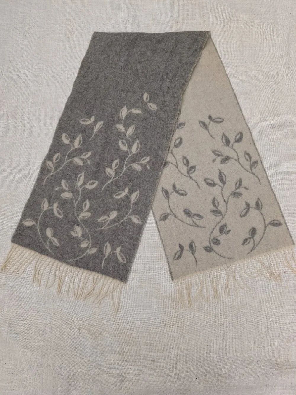 Sutton Cashmere reversable leaf